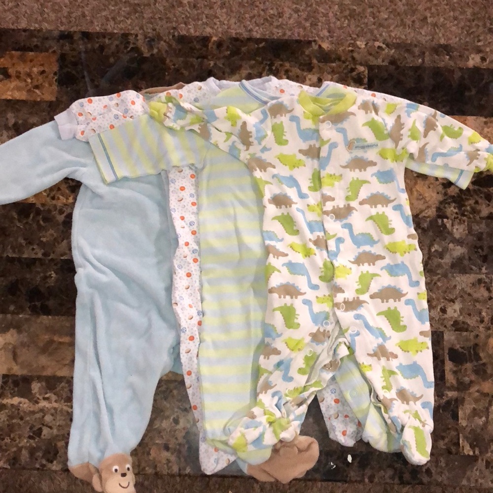 Bundle of 4 PJ size 3-6 months